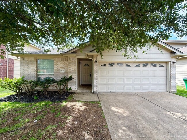 property at 19538 Plantation Cove Ln