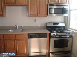 248 E 5th Ave in Conshohocken, PA - Building Photo - Building Photo