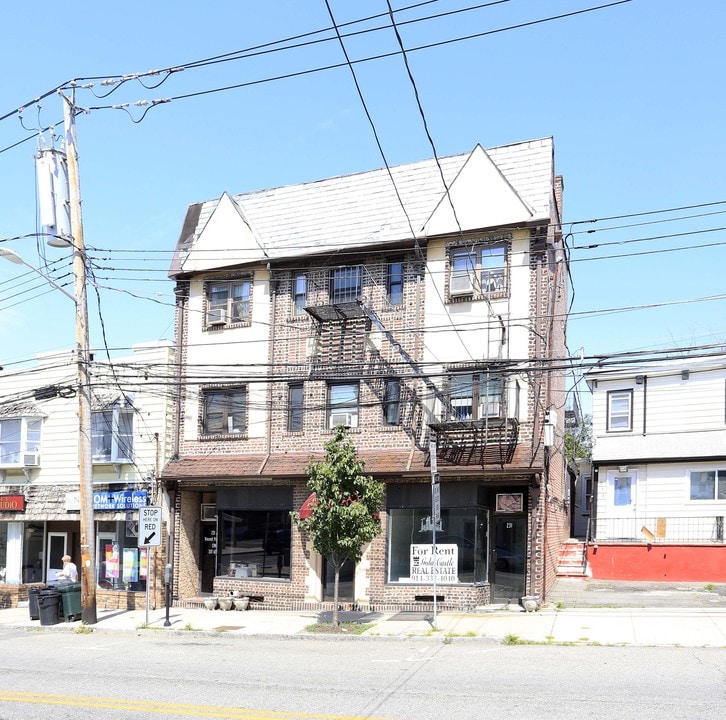 231 Main St in Eastchester, NY - Foto de edificio