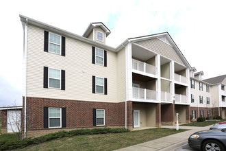 Ashby Green Apartment Homes in Louisville, KY - Foto de edificio - Building Photo