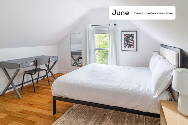 Private bedroom in 6 bed/2 bath Home in Boston, MA - Building Photo - Building Photo