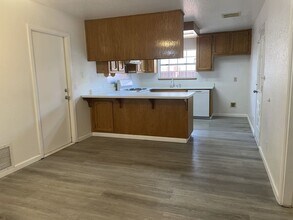 428 W Ward Ave in Ridgecrest, CA - Building Photo - Building Photo