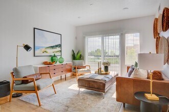7th West at Midtown in Layton, UT - Foto de edificio - Building Photo