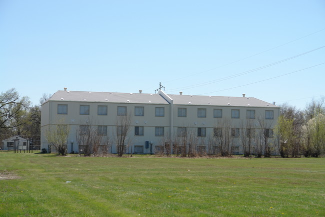 Sterling Point Apartments in Wichita, KS - Building Photo - Building Photo