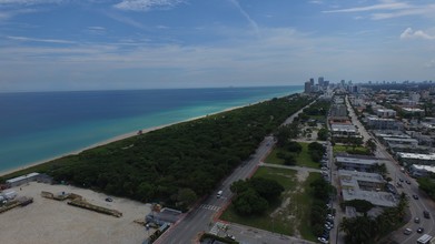 88 Hundred Collins in Surfside, FL - Building Photo - Building Photo