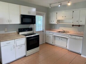 6912 40th Ave N in St. Petersburg, FL - Building Photo - Building Photo