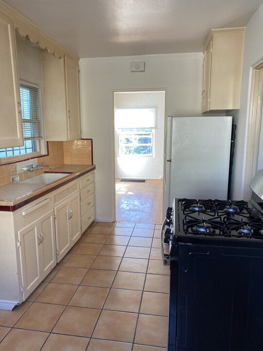 2566 1/2 B Street in San Diego, CA - Building Photo