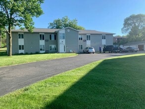1300 Washington Ave. in Baraboo, WI - Building Photo - Building Photo