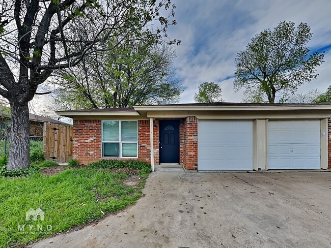 1303 1/2 Berry Dr Apt A