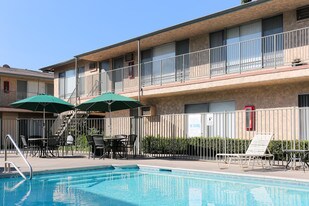 Rosemead Place in Pico Rivera, CA - Building Photo