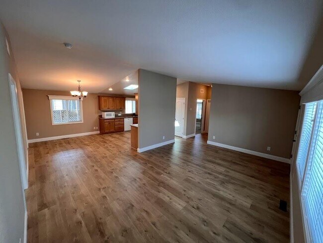 1075 Space Park Way in Mountain View, CA - Building Photo - Building Photo