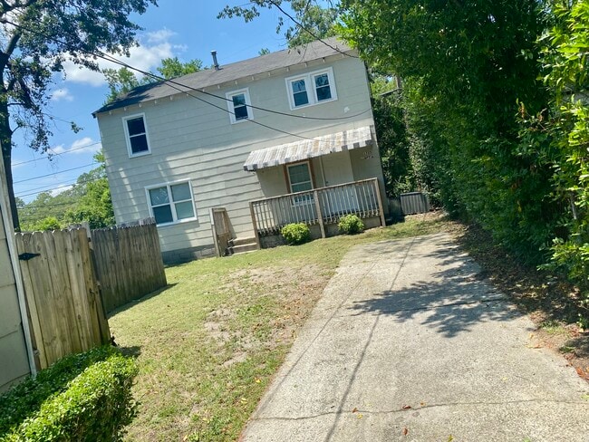property at 1725 King Woods Dr, APT A