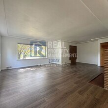 2021 E 72nd St in Tacoma, WA - Building Photo - Building Photo