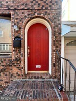 2408 S Sartain St in Philadelphia, PA - Building Photo