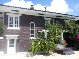 201 14th Ave N, Unit G in St. Petersburg, FL - Building Photo