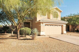 7111 N 77th Dr in Glendale, AZ - Building Photo