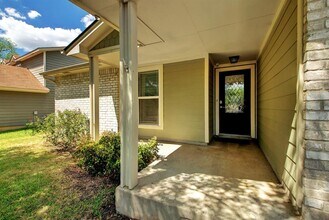 2608 Brisbane Rd in Austin, TX - Building Photo - Building Photo