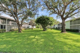 2 Westwood Ave in Jupiter, FL - Building Photo - Building Photo
