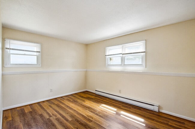 Hillside Apartments in New Milford, CT - Building Photo - Building Photo