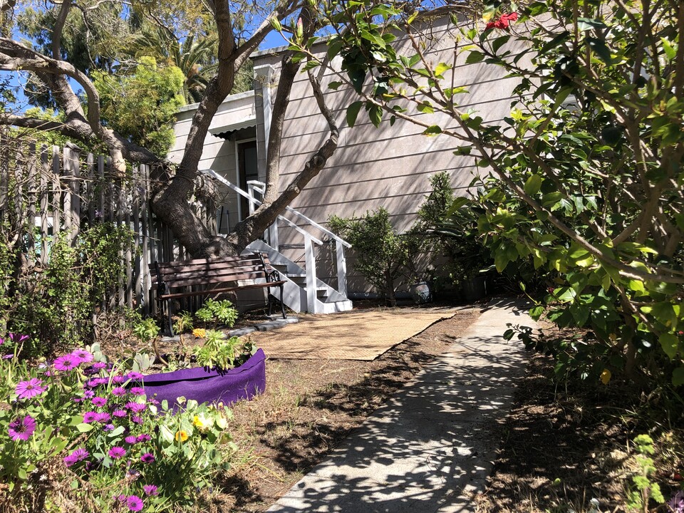 2027 3rd St in Santa Monica, CA - Building Photo