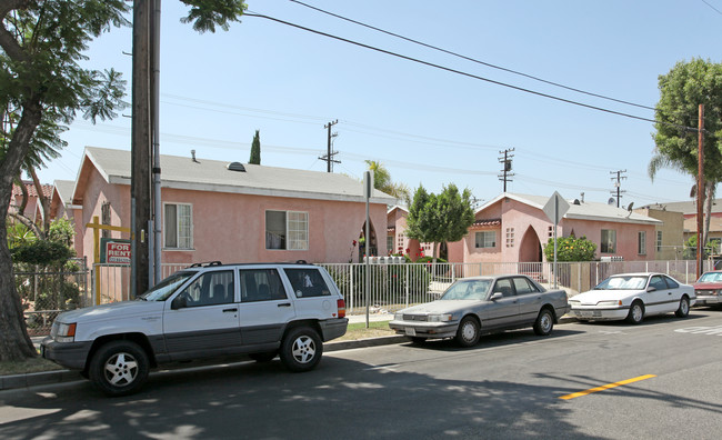 2738-2744 E 58th St in Huntington Park, CA - Building Photo - Building Photo