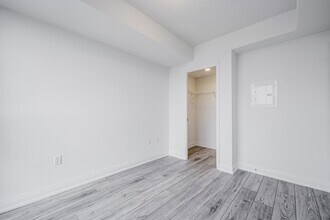 30-2030 Gibbs Rd in Toronto, ON - Building Photo - Building Photo