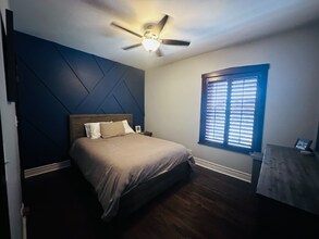 3938 N Monticello Ave, Unit 2N in Chicago, IL - Foto de edificio - Building Photo