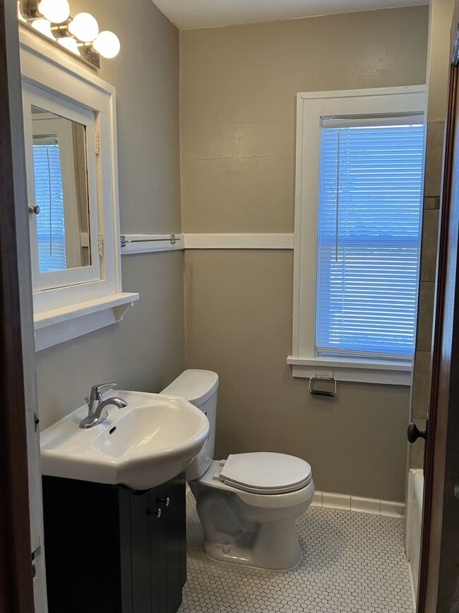 1016 Litchfield Ave SW in Willmar, MN - Building Photo - Building Photo