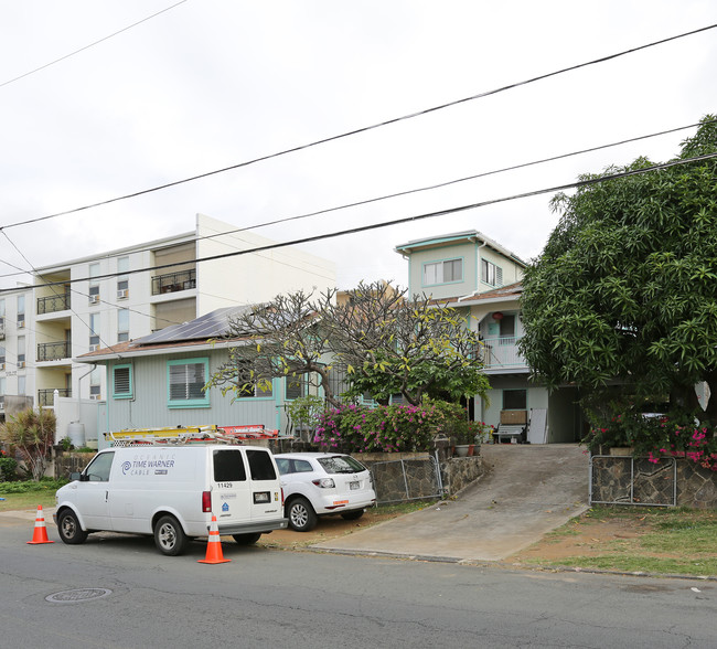 310 Magellan Ave in Honolulu, HI - Foto de edificio - Building Photo