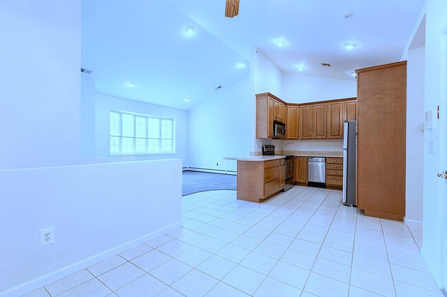 26 Sarah Ct in Amityville, NY - Building Photo - Building Photo