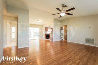 306 SE 15th St in Cape Coral, FL - Foto de edificio - Building Photo