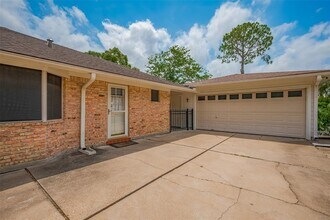 15222 Torry Pines Rd in Houston, TX - Building Photo - Building Photo