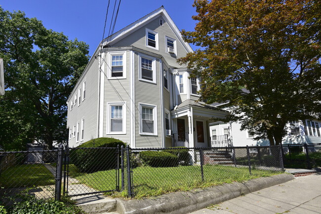 43 Oakridge St, Unit 2
