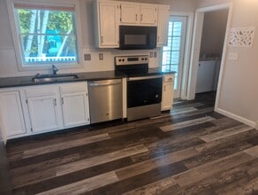 124 Albe Dr in Bennington, VT - Building Photo - Building Photo