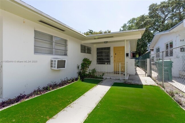 320 NE 55th Terrace in Miami, FL - Building Photo - Building Photo