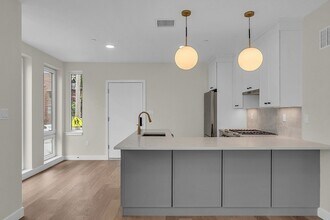 389 Sumner St in Boston, MA - Building Photo - Building Photo