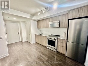 30 Samuel Wood Wy in Toronto, ON - Building Photo - Building Photo