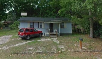 2513 Pineway Rd N in Mobile, AL - Building Photo