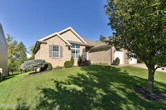 220 Rockcrest Way in Louisville, KY - Building Photo - Building Photo