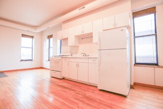 652 N Noble St, Unit 4R in Chicago, IL - Building Photo - Building Photo