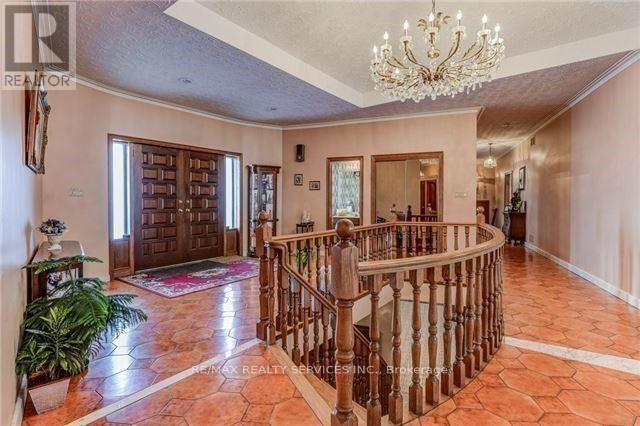 32 Fenton Way in Brampton, ON - Building Photo - Building Photo