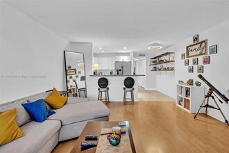2715 NE 49th St in Fort Lauderdale, FL - Building Photo - Building Photo