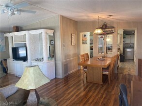571 Sunrise Ln in North Fort Myers, FL - Building Photo - Building Photo