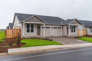 Rolling Meadows Duplexes in Junction City, OR - Building Photo