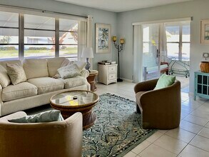 430 High Point Dr in Delray Beach, FL - Building Photo - Building Photo