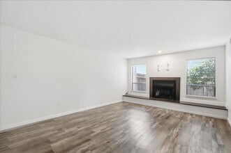 1515 Hood Rd in Sacramento, CA - Building Photo - Building Photo