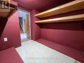 32 Arundel Dr in Vaughan, ON - Building Photo - Building Photo