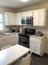 1219 Brookwood Dr in Winston-Salem, NC - Building Photo - Building Photo