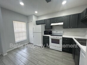 2320 Lake Woodberry Cir in Brandon, FL - Building Photo - Building Photo