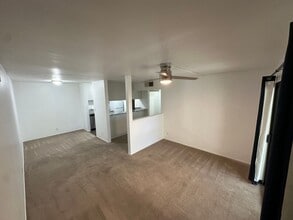 2955 Lakeside Dr in Reno, NV - Building Photo - Building Photo